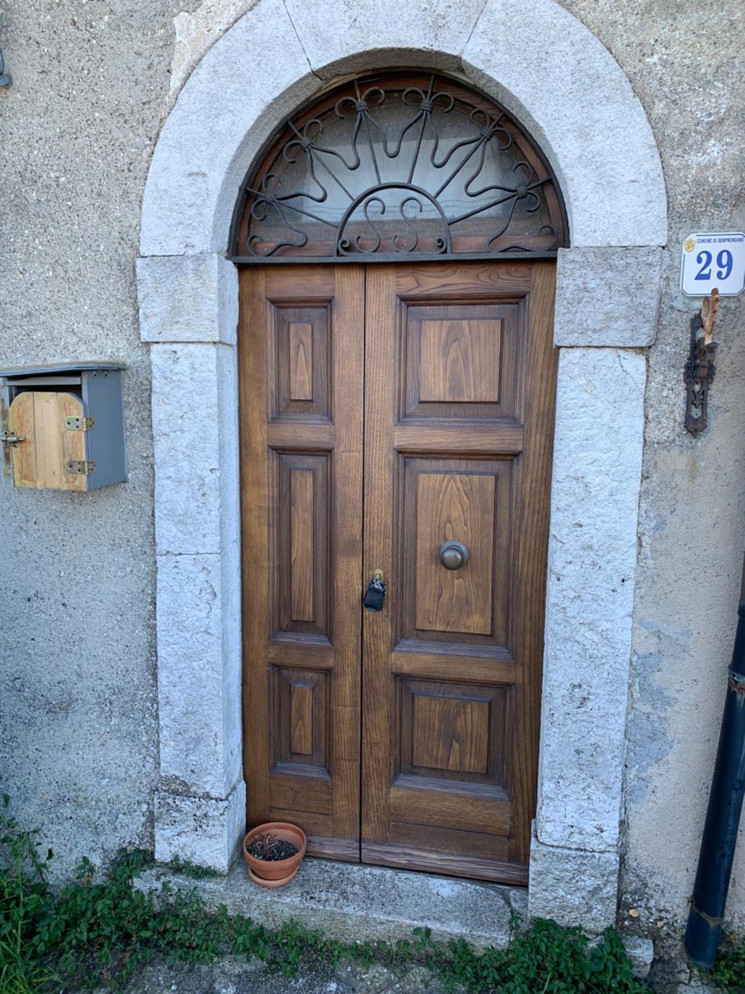 La Casetta Al Roccone Semproniano المظهر الخارجي الصورة
